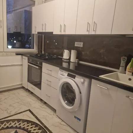 Ely's Deluxe * בוקרשט