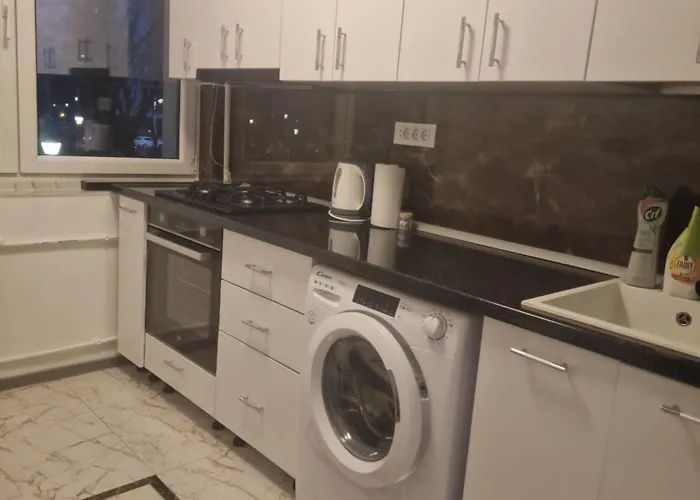 Ely's Deluxe * Bucureşti