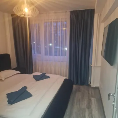 Ely's Deluxe Boekarest